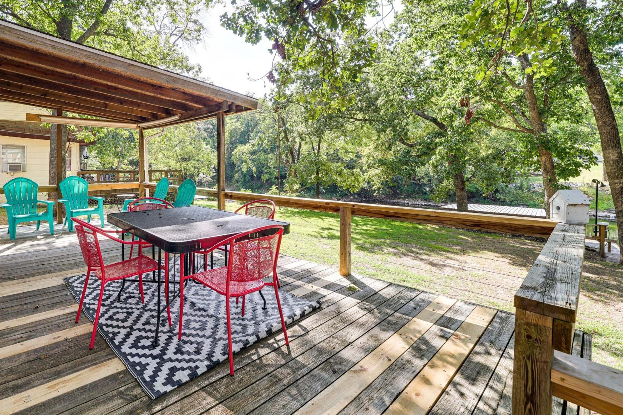 Grove Lakefront Cabin With Water And Dock Access! Ngoại thất bức ảnh