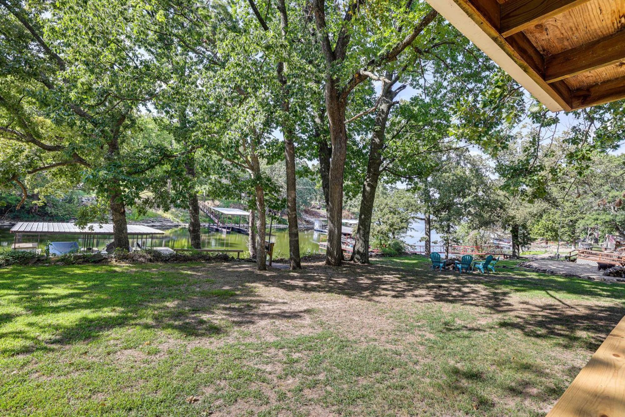 Grove Lakefront Cabin With Water And Dock Access! Ngoại thất bức ảnh