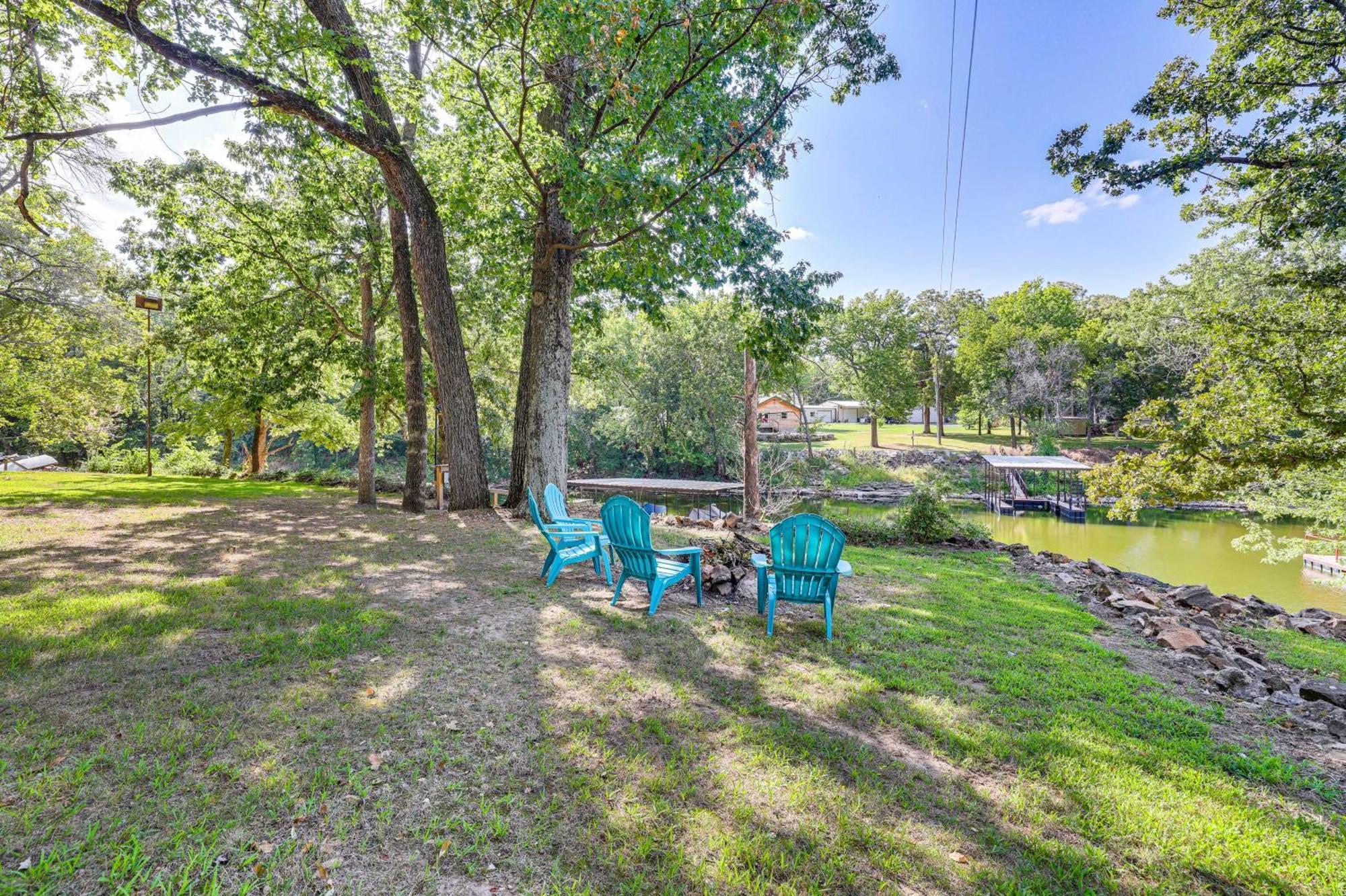 Grove Lakefront Cabin With Water And Dock Access! Ngoại thất bức ảnh